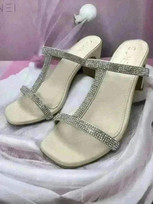 White Shimmery Heels - cunei
